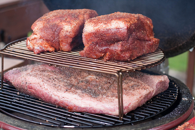 Cooking Pulled Pork Butt over Brisket